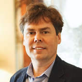 Connected Investor Stephen Lindsay