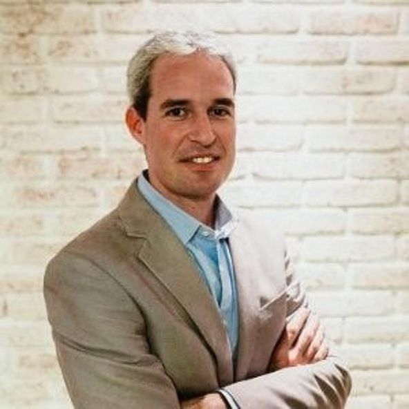 Connected Investor Daniel Schor