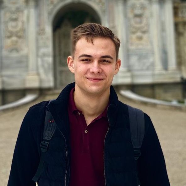 Connected Investor Maksym Strukov