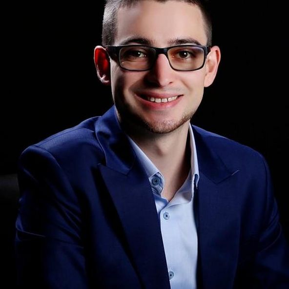 Connected Investor Daniel Derzic