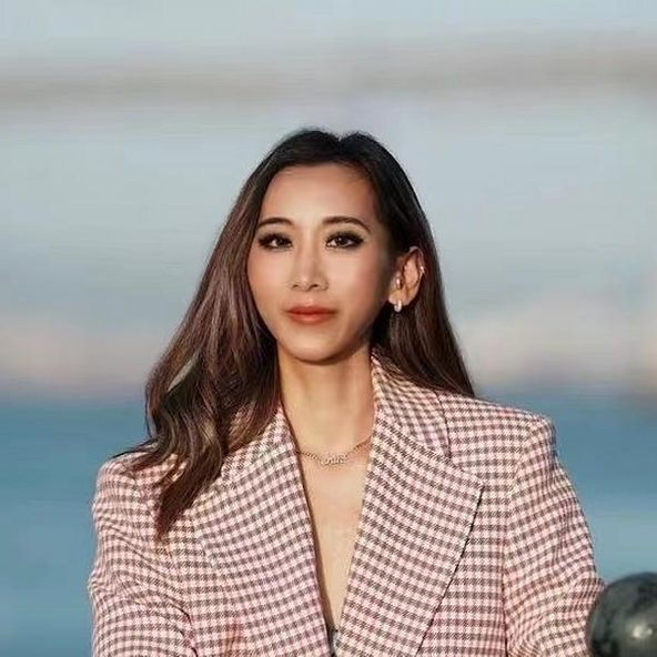 Connected Investor Iris Sun