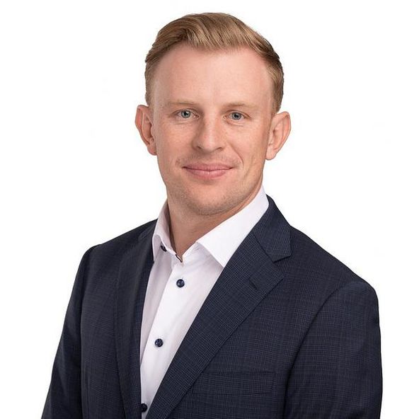 Connected Investor David Bloom