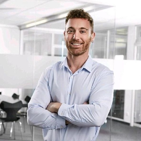Connected Investor Raviv Sapir