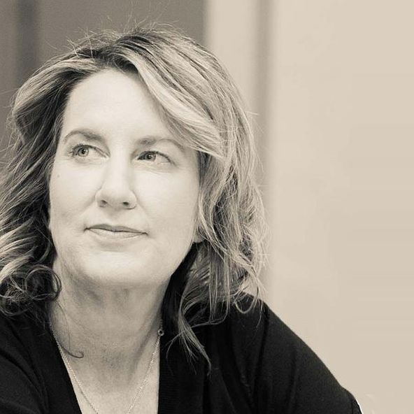 Connected Investor Carrie Farrell