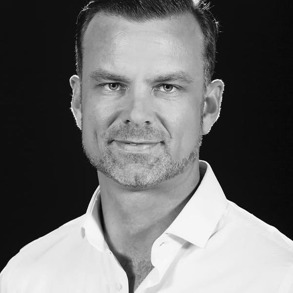 Connected Investor Hansell Shook