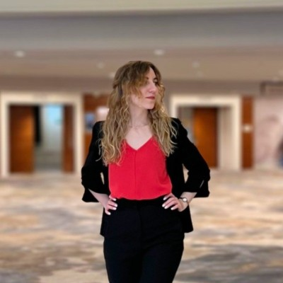 Connected Investor Evelin Csanyi