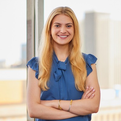 Connected Investor Johanna Mennona